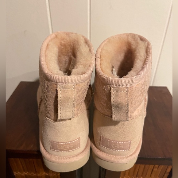 Ugg Mini Classic in snow leopard- color pink- size 8 women - Picture 7 of 7